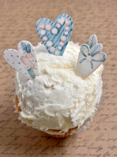 Load image into Gallery viewer, Rustic Hearts Edible Toppers