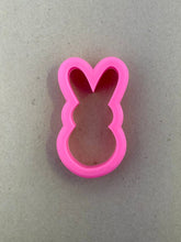 Load image into Gallery viewer, Bunny Peep Cutter